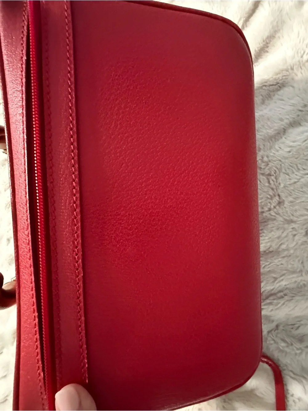 VINTAGE GUCCI RED LEATHER BAMBOO HANDLE VANITY / TRAIN CASE BAG